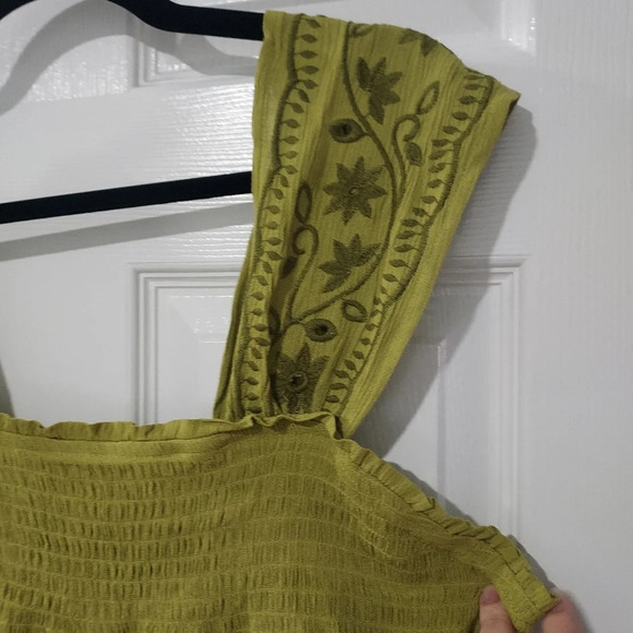 NWOT Maurices Plus Size Green Smocked Peplum Top in Size 1X - Picture 5 of 9